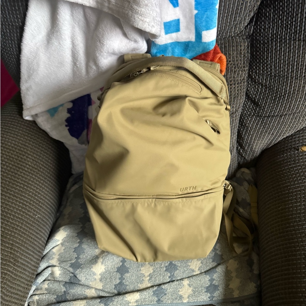 Urth Arkose 20L photography/laptop backpack